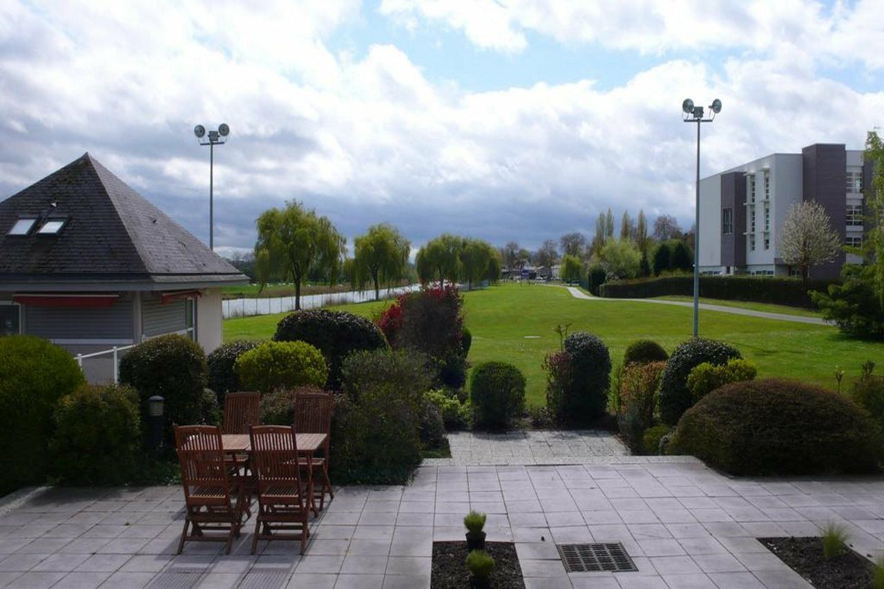 Kyriad Deauville - St Arnoult Сент-Арну Екстер'єр фото